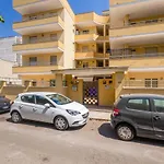 Roomy Apartment With Terrace & Parking