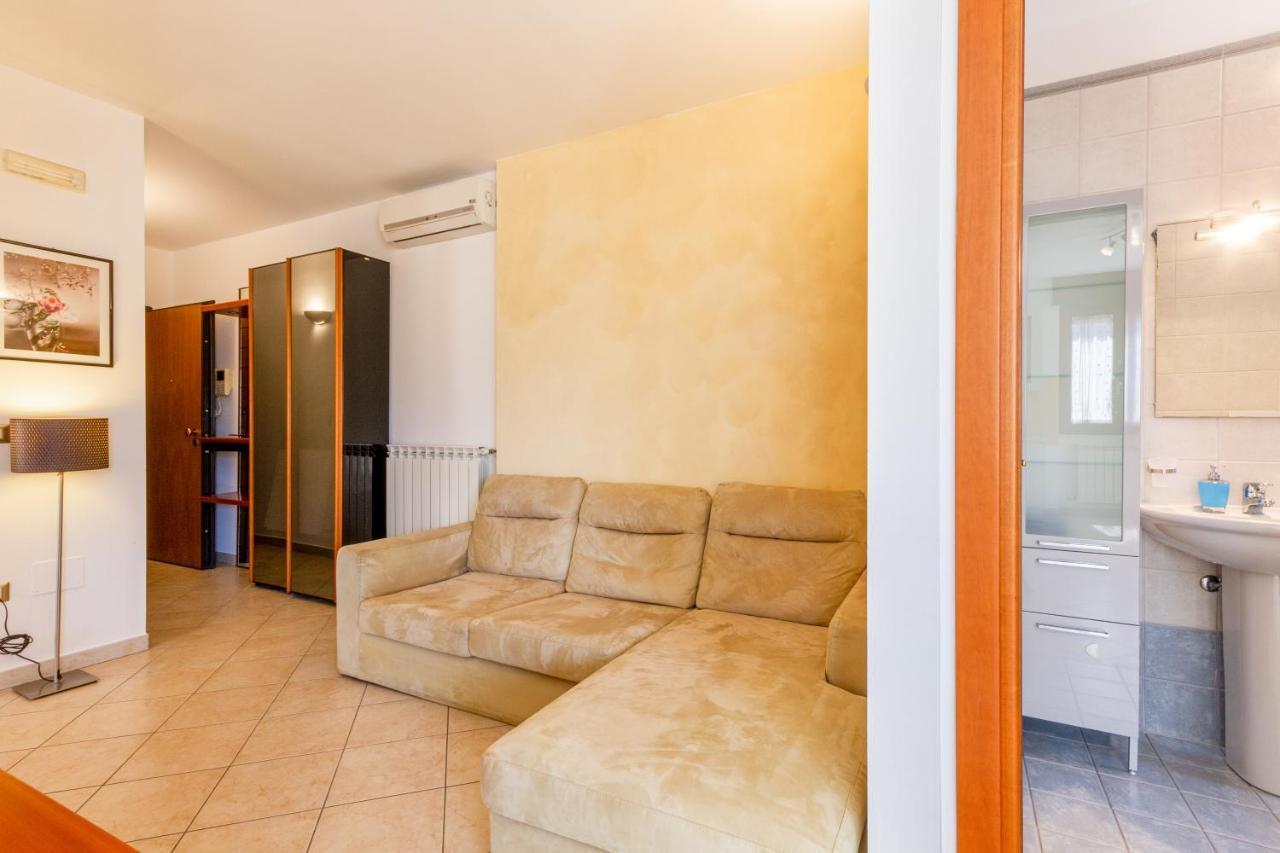 Roomy With Terrace & Parking Apartment