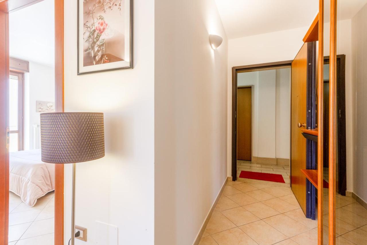 Apartment Roomy With Terrace & Parking