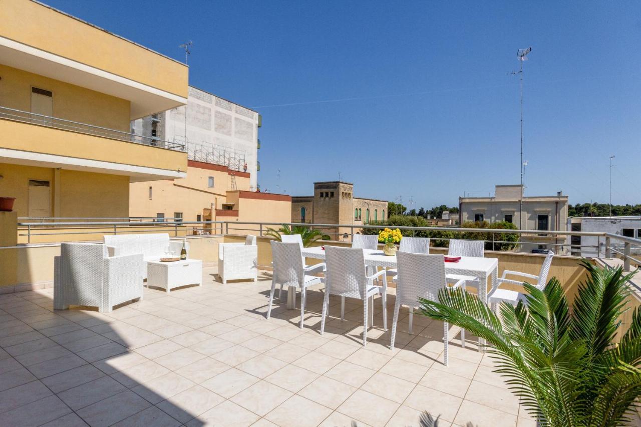 Apartment Roomy With Terrace & Parking